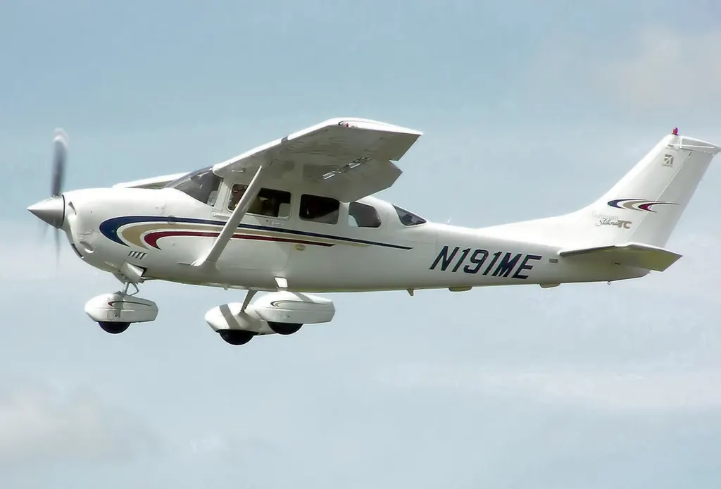 Small aircraft used for scenic or charter travel